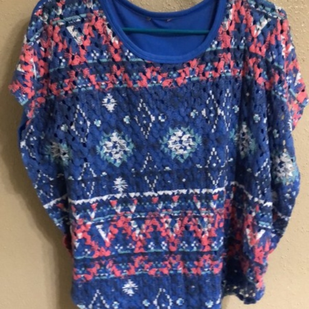 Aztec Style Top - Picture 2 of 2